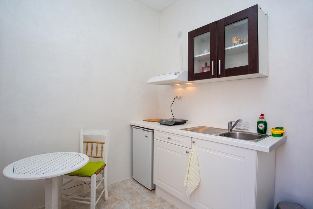 Petalides Apartments Páros Habitación foto